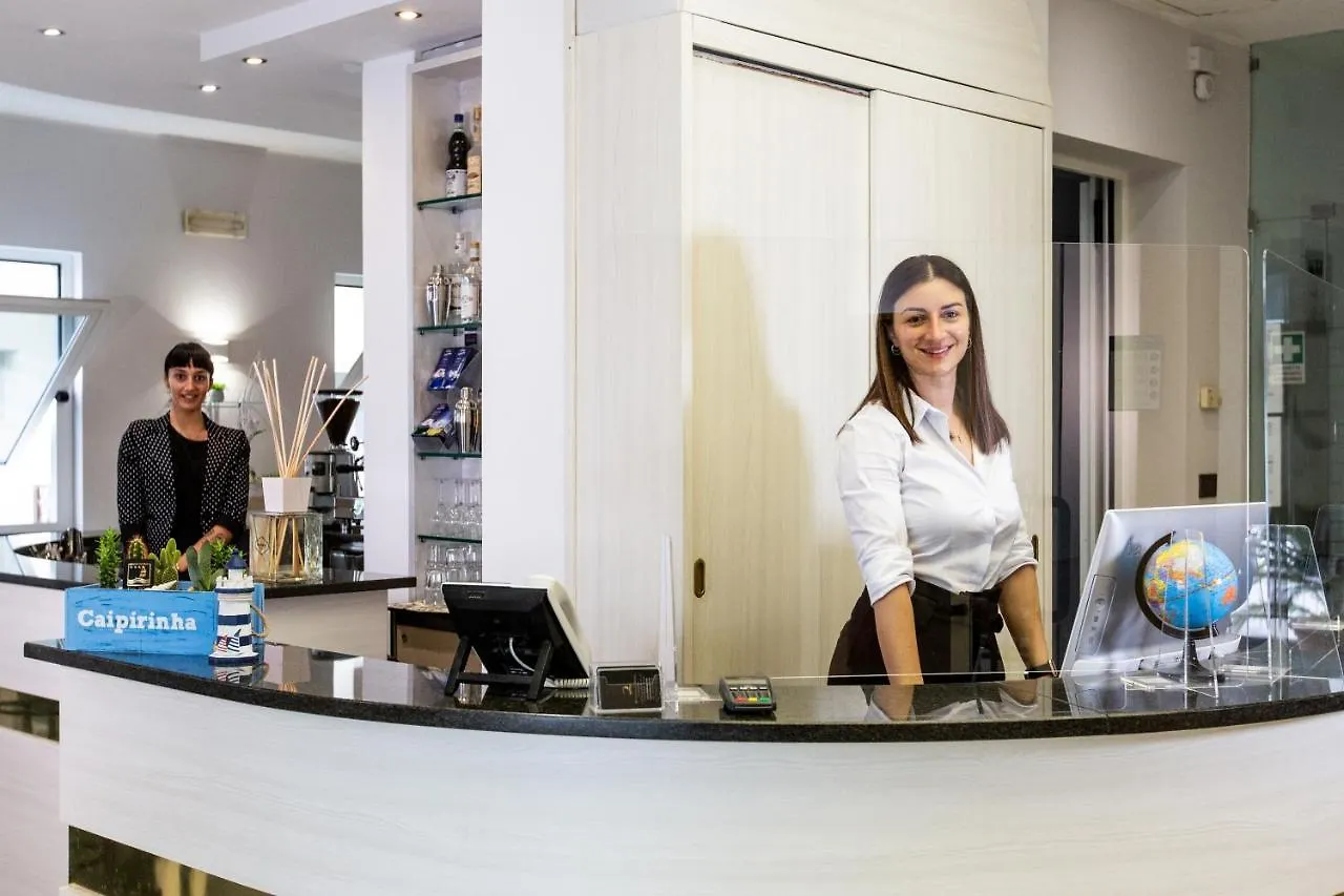 Hotel Vela d'Oro Rimini 3*,